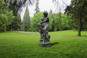 sculpture in (seperate) real background